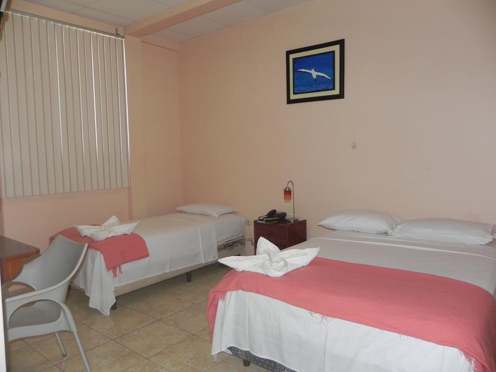 Hostal La Posada De Jose Carlos Puerto Baquerizo Moreno Cameră foto